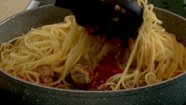 Спагети топчета - Spaghetti and meatballs смотреть онлайн