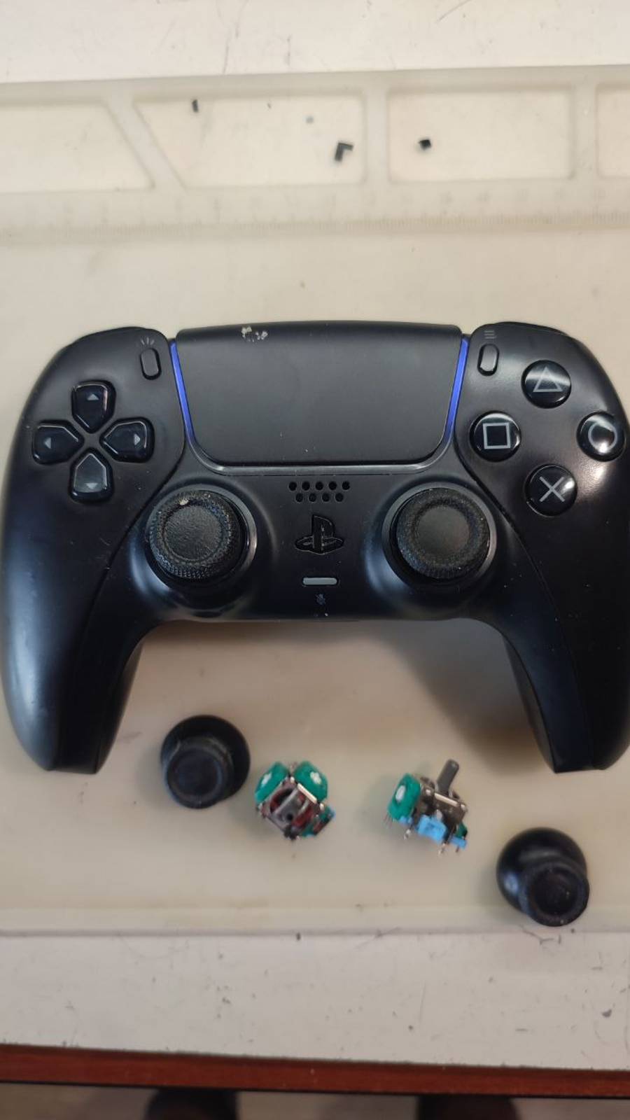 CFI-ZCT1W Геймпад беспроводной PlayStation DualSense замена стиков смотреть онлайн