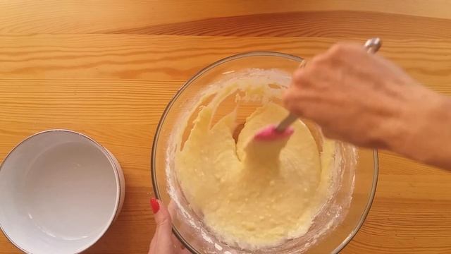 UPIECZESZ W 5 MINUT - SZYBKA BABKA MLECZNA Z POLEWĄ | Puszyste i wilgotne ciasto mleczne смотреть онлайн
