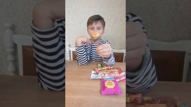 Распаковка Fruit-tella от Chupa Chups. смотреть онлайн