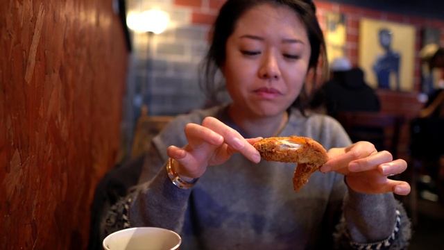 BEST FOOD IN HOUSTON | MARRIOTT MARQUIS HOTEL SUITE | VIETNAMESE vs TEXAS | VACAYBANG VLOG 1 | 4K смотреть онлайн