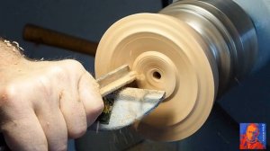 Точим на токарном станке чашу из треснувшей яблони, и много говорим про наши с Вами токарные дела!