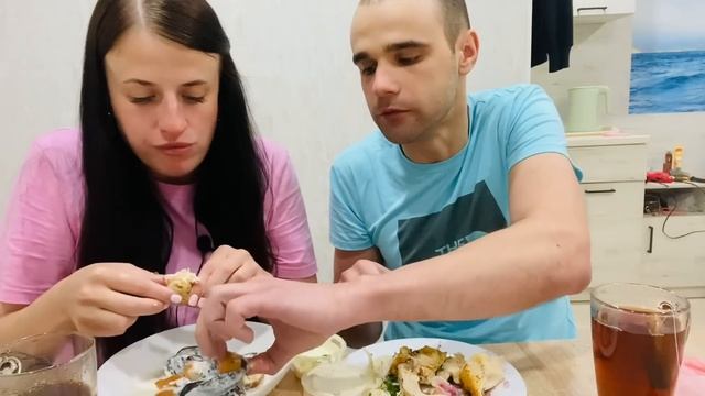МУКБАНГ С МАРКОМ МИДИИ В СЛИВОЧНОМ СОУСЕ/КУРИНЫЙ ШАШЛЫК #asmr #breakfast #mukbang #eating смотреть онлайн