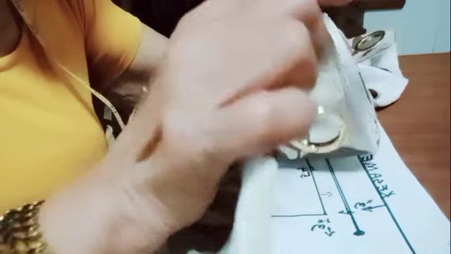 76 years old Lola Jessie DIY curtains tutorial. Learn how to make drapery the easy way. смотреть онлайн