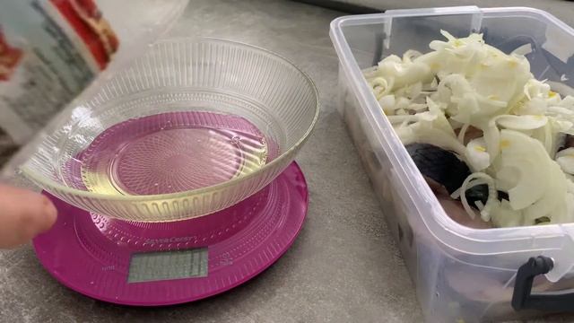 Мариную смачний оселедець в томаті смотреть онлайн