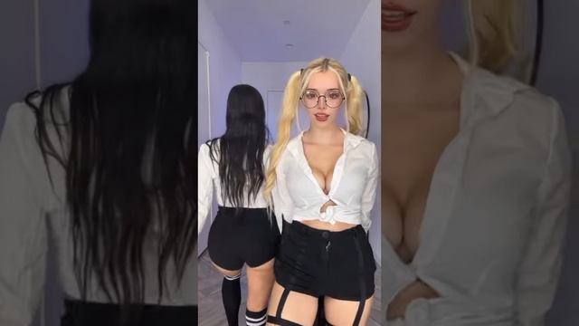 Wait for it… #identicaltwins смотреть онлайн