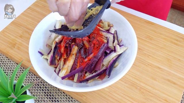 Chinese Sizzling Oil Eggplant Salad Side Dish With Potato Chips Recipe(涼拌茄子) English Subtitle смотреть онлайн