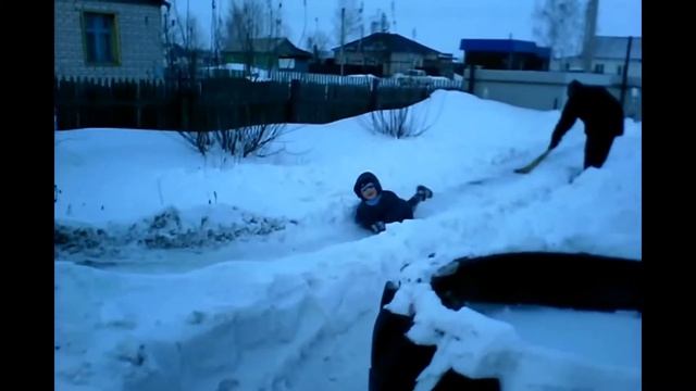 Горка, папа, дети ... смотреть онлайн