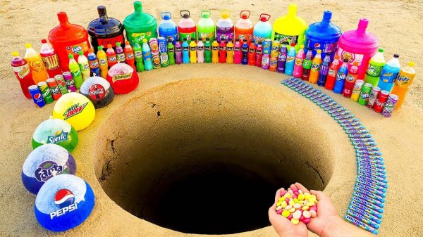 Эксперимент: Шары из Fanta, Pepsi, Sprite, Mtn Dew, газированных напитков, Coca-Cola против Mentos