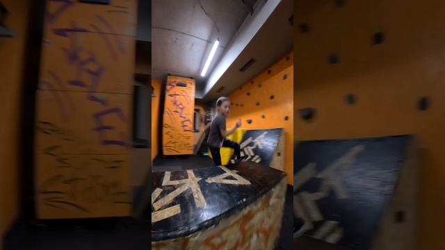 Паркур на Рождество 🕺😏🎄
#паркур #сальто #freerun #parkour #flip #воронеж