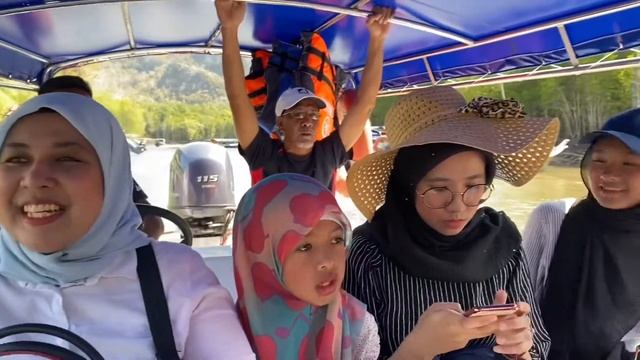 Langkawi Trip Vlog : Villa Sawah, Cili Kampung & Kilim Part 2 смотреть онлайн