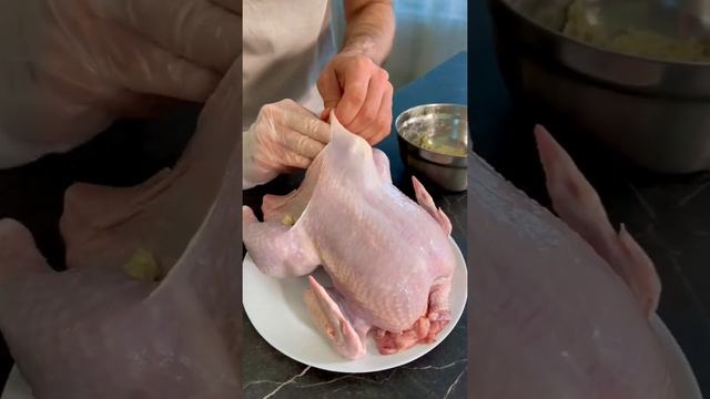 Так курицу вы еще не готовили! Румяная сочная курица в духовке смотреть онлайн