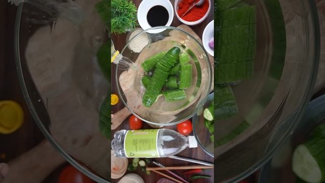 Cucumber 🥒Eating Life Hack | Spiral Cucumber Salad #shorts #funny #comedy #minkutinku #lifehacks смотреть онлайн