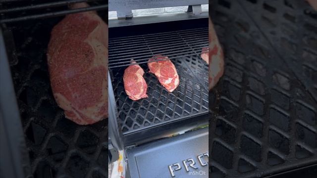 What’s the Best Steak??? 🧐🤤 #viral #short #grilling смотреть онлайн