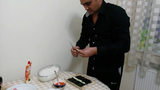 Kaliforniya suşısının hazırlanması смотреть онлайн