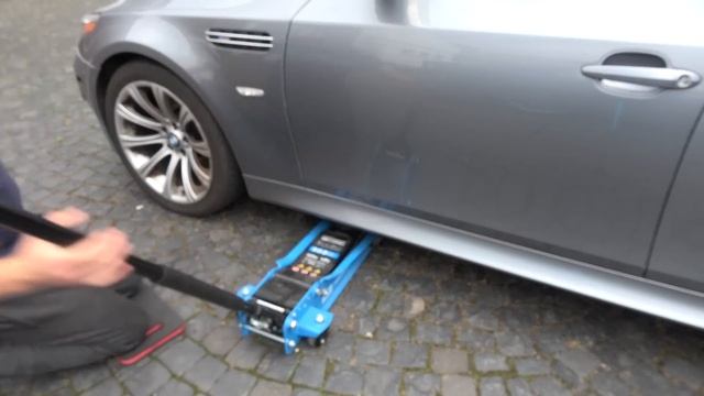 I Bought & Fixed the Cheapest V10 BMW E60 M5 6-speed In The World - Project Raleigh Part 1 смотреть онлайн