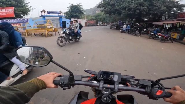 Honda CB300F City Ride Review🔥 | Close Calls 😓| Recorded on Gopro Hero 10 | Chetak 9112 смотреть онлайн