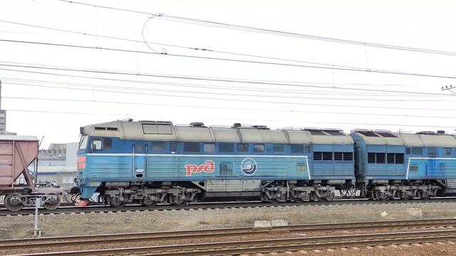Тепловоз 2ТЭ116У-0054, перегон Предпортовая - Нарвская, г.СПб, 02.04.2022г. смотреть онлайн
