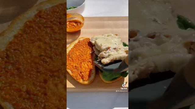 Roasted Red Pepper Turkey Melt! #shorts #healthy #recipes смотреть онлайн