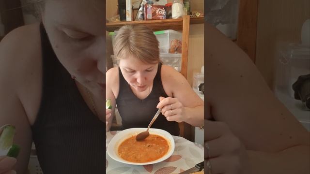 Сегодня день борща🥣😃. Мукбанг! смотреть онлайн