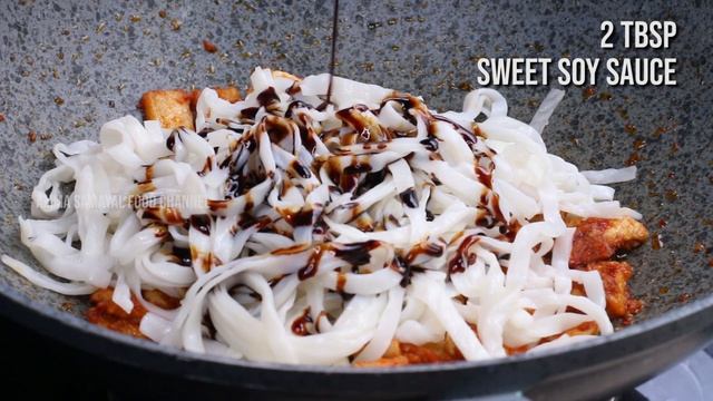 Keow Teow Goreng | Stir Fried Malaysia Noodles | Malaysian Street Food | Amma Samayal Food Channel смотреть онлайн