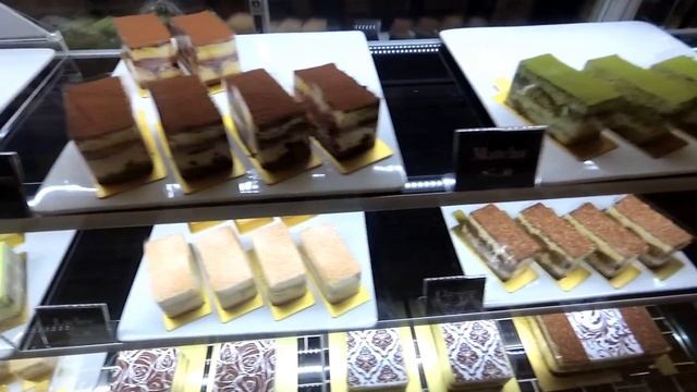 Outing with Friends on June 2018 (Keisuke Ramen, L'Atelier TiramiSu, RedDot BrewHouse) смотреть онлайн