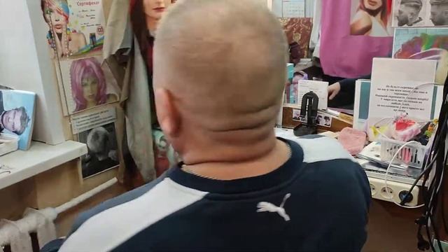 Постриглись под Цезарь смотреть онлайн