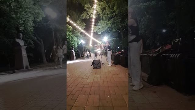 Играю и пою на улице! Заходи! #музыкальныйстрим #поюнаулице смотреть онлайн