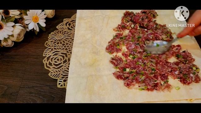 БЕРУ ОБЫЧНЫЙ ФАРШ И ЛАВАШ , а получается такая вкуснятина . Очень вкусный обед или ужин. смотреть онлайн