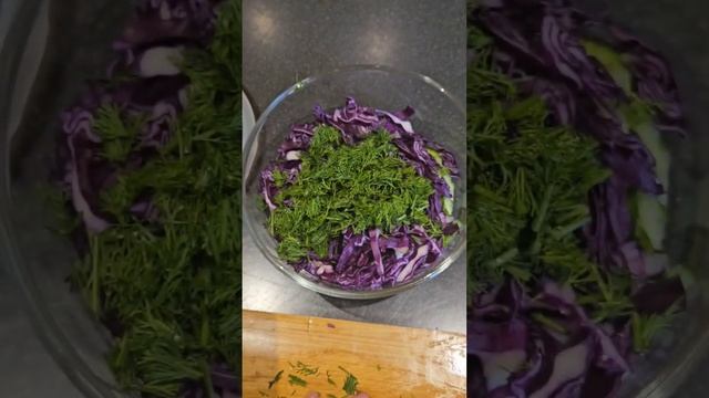полезный салат из красной капусты #еда #рецепт #food #reels #салат #рецепт #рецептсалата #shorts смотреть онлайн