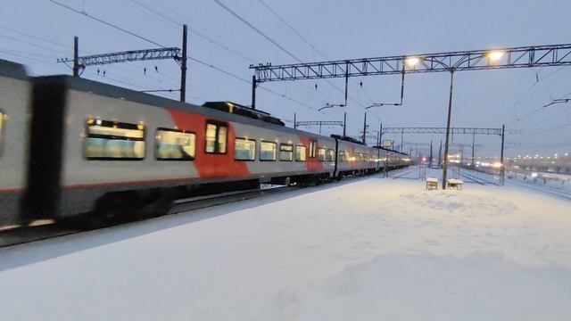 ЭС2Г -??? прибывает на Ленинский проспект