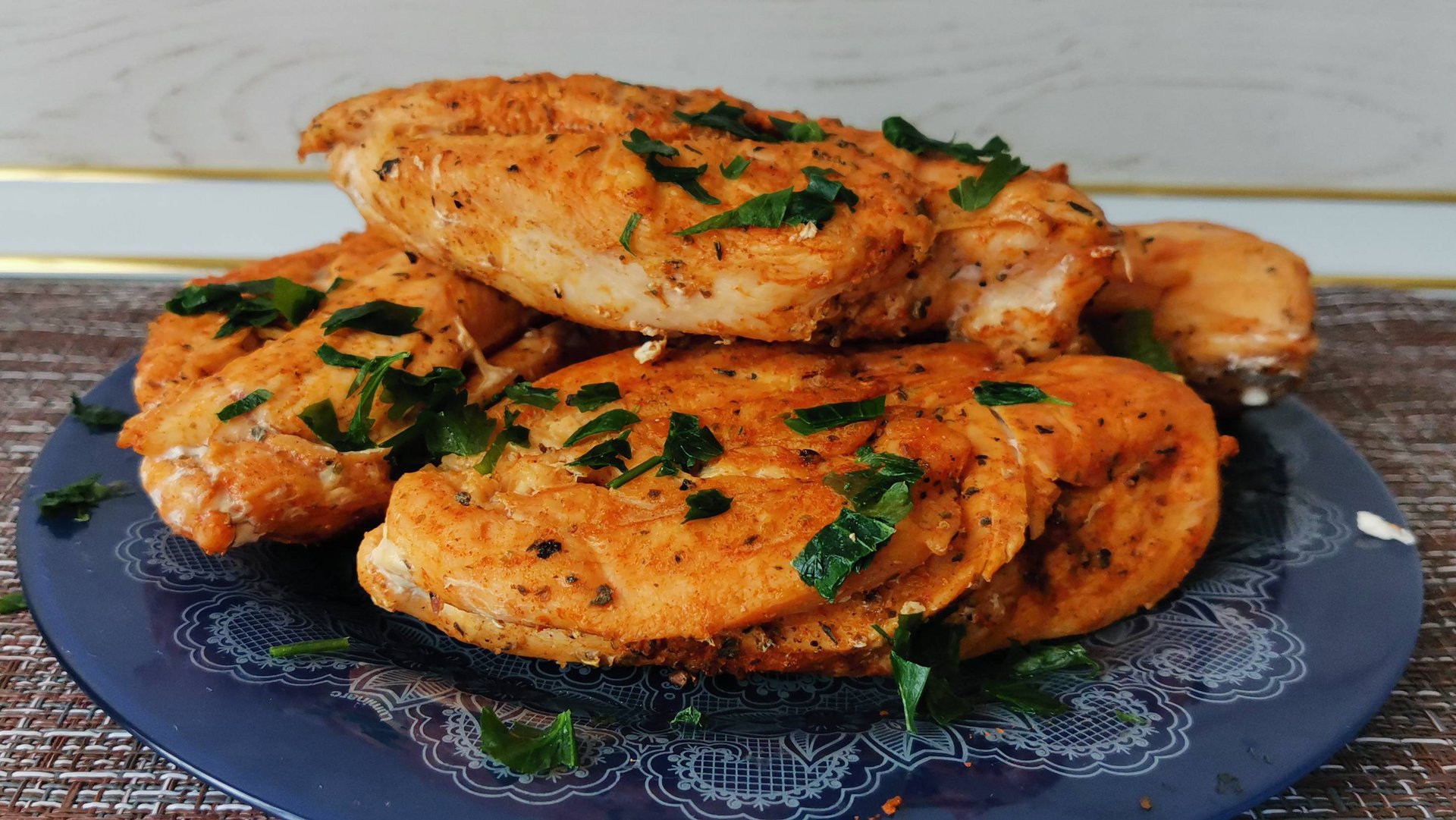 Простой рецепт приготовления курицы. Вкусный и простой рецепт на обед, ужин или праздничный стол. смотреть онлайн