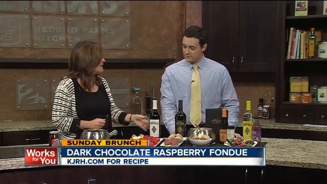 Sunday Brunch - Melting Pot makes Raspberry Dark Chocolate Fondue смотреть онлайн