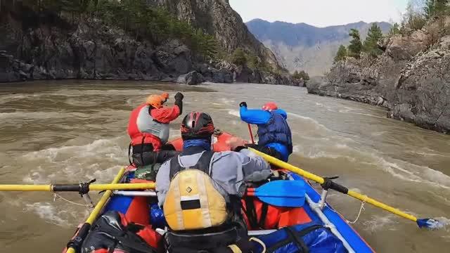 Сплав по Катуни, серия 6, пороги Тельдекпень I-II смотреть онлайн