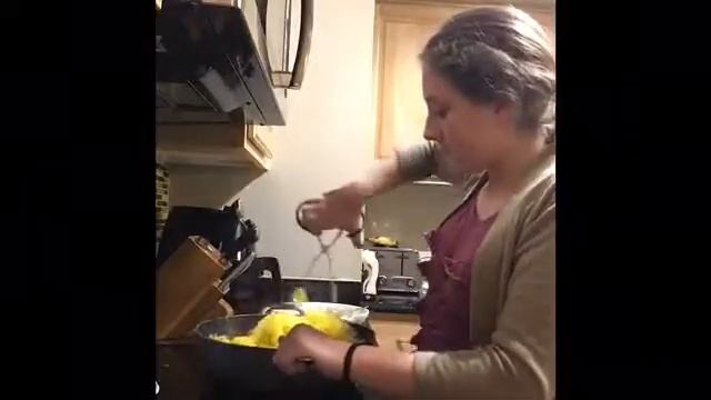 Spaghetti Squash Recipe Adventures! // RoRo.Rainy смотреть онлайн