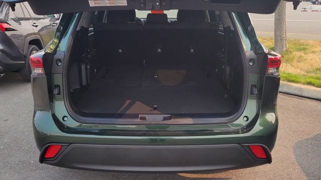 Certified Pre-Owned 2023 Highlander Hybrid LE AWD in Cypress Green смотреть онлайн