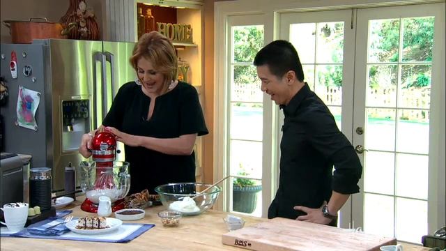 Home & Family - Stracciatella Tortoni Cake with Espresso Fudge Sauce Recipe смотреть онлайн