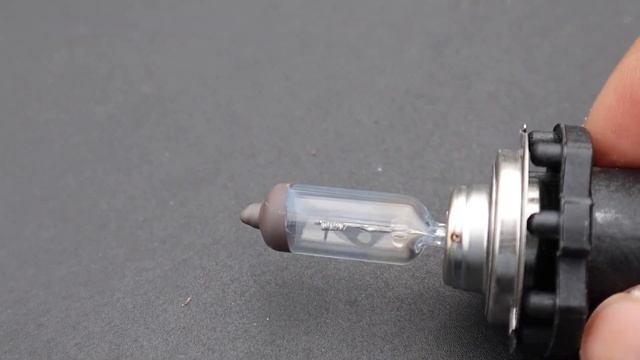 VFR800 Headlight bulb change смотреть онлайн