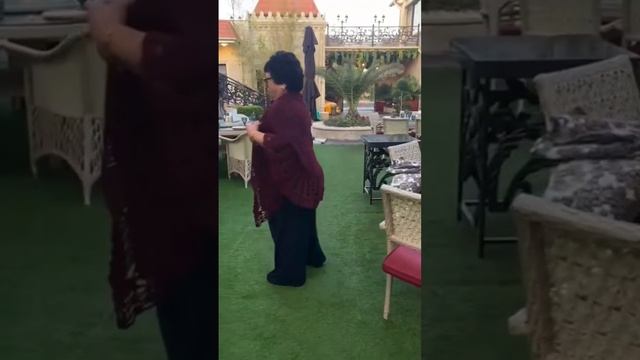 Dancing for a birthday #cooking #youtubeshorts #shortsvideo #mom #best #bakuazerbaijan #momlife смотреть онлайн