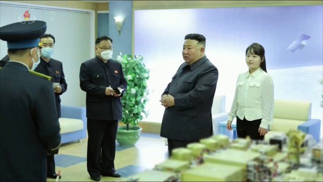 товарищ Ким Чен Ын руководил на месте работой Государственного управления по освоению космоса смотреть онлайн