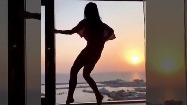 Очень горячий танец смотреть онлайн