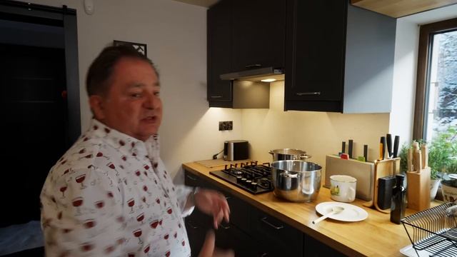 ROBERT MAKŁOWICZ POLSKA odc.175 „ Flaczki i rosyjski imperializm ". смотреть онлайн