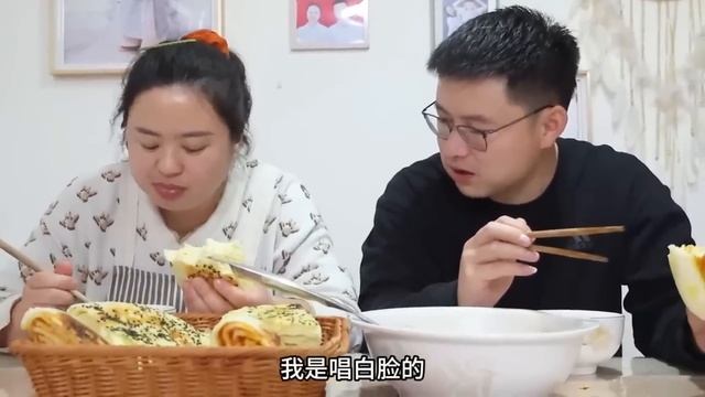 丹丹研究新美食，烧烤味的千层饼，蓬松宣软非常好吃【胖手手丹丹】 смотреть онлайн