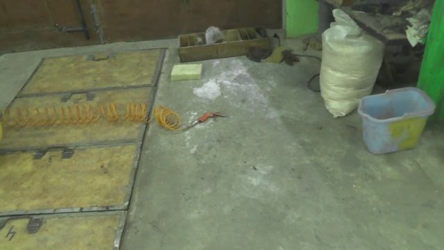 комната в подвале в гараже смотреть онлайн