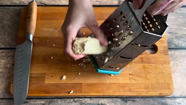 Веганский сэндвич на зерновом хлебе с тофу и свежими зелеными нотами! смотреть онлайн