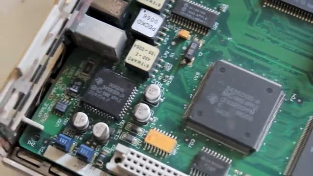 Apple Macintosh LC 475: Derating Tantalum Capacitors смотреть онлайн
