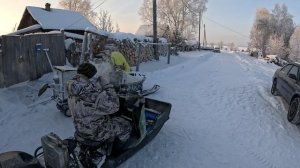 ОКУНЬ ВЫПРЫГИВАЕТ С ЛУНКИ ЗА БЛЕСНОЙ / Тофалар 500 Тягач-Толкач 20 л.с