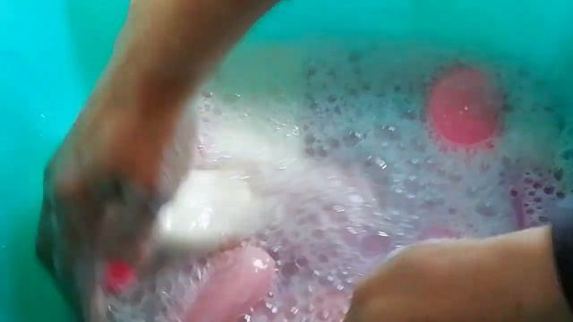 BATHING WHITE-PINK SOAP relaxation and ASMR❤️купание мыла. смотреть онлайн