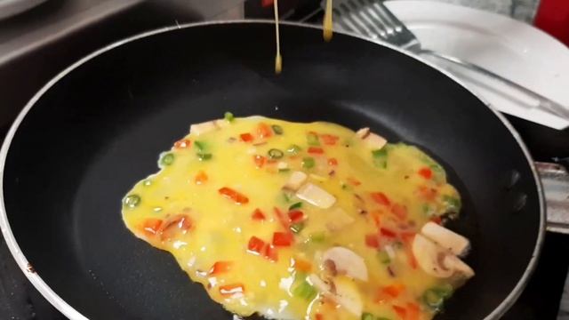 CHEESE OMELET WITH MIX VEGETABLE. how to make cheese omelette restaurant style смотреть онлайн