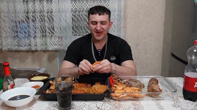 Острые грибы с огненными креветками Ттеокбокки смотреть онлайн